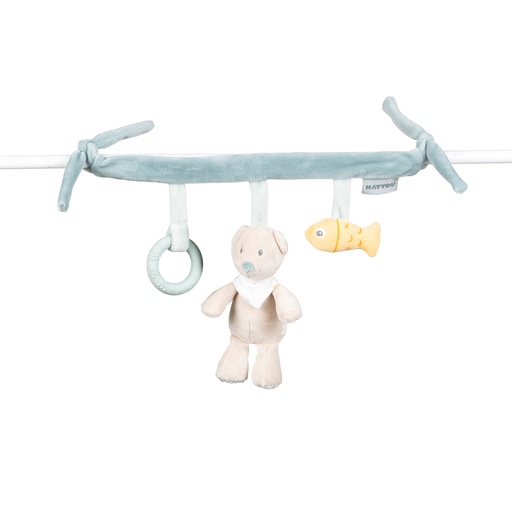 [456123] MAXI-COSI HANGER, Maxi toy, Romeo, Jules & Sally, groen/ecru, beer, vis en silicone ring, textiel, +muziek, 0M+