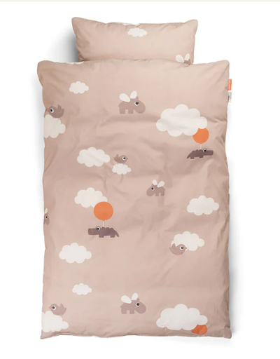 [456715] DONSOVERTREK, 100x140, Bedlinen Happy Clouds, powder, ao dierenprint, bio katoen, +sloop, vr babybed, 2024